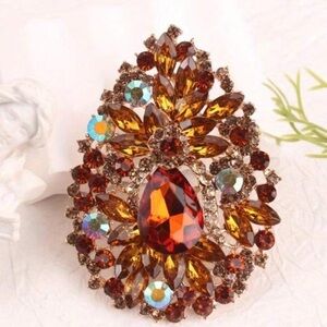 vintage-style rhinestone brooch